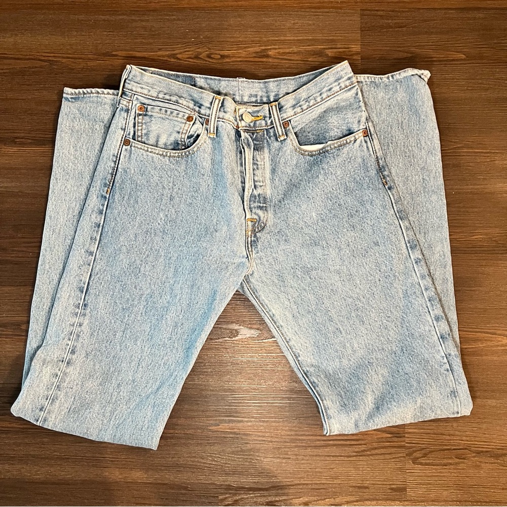 Vintage blue 501 Levi’s jeans. Size 31w 34l.